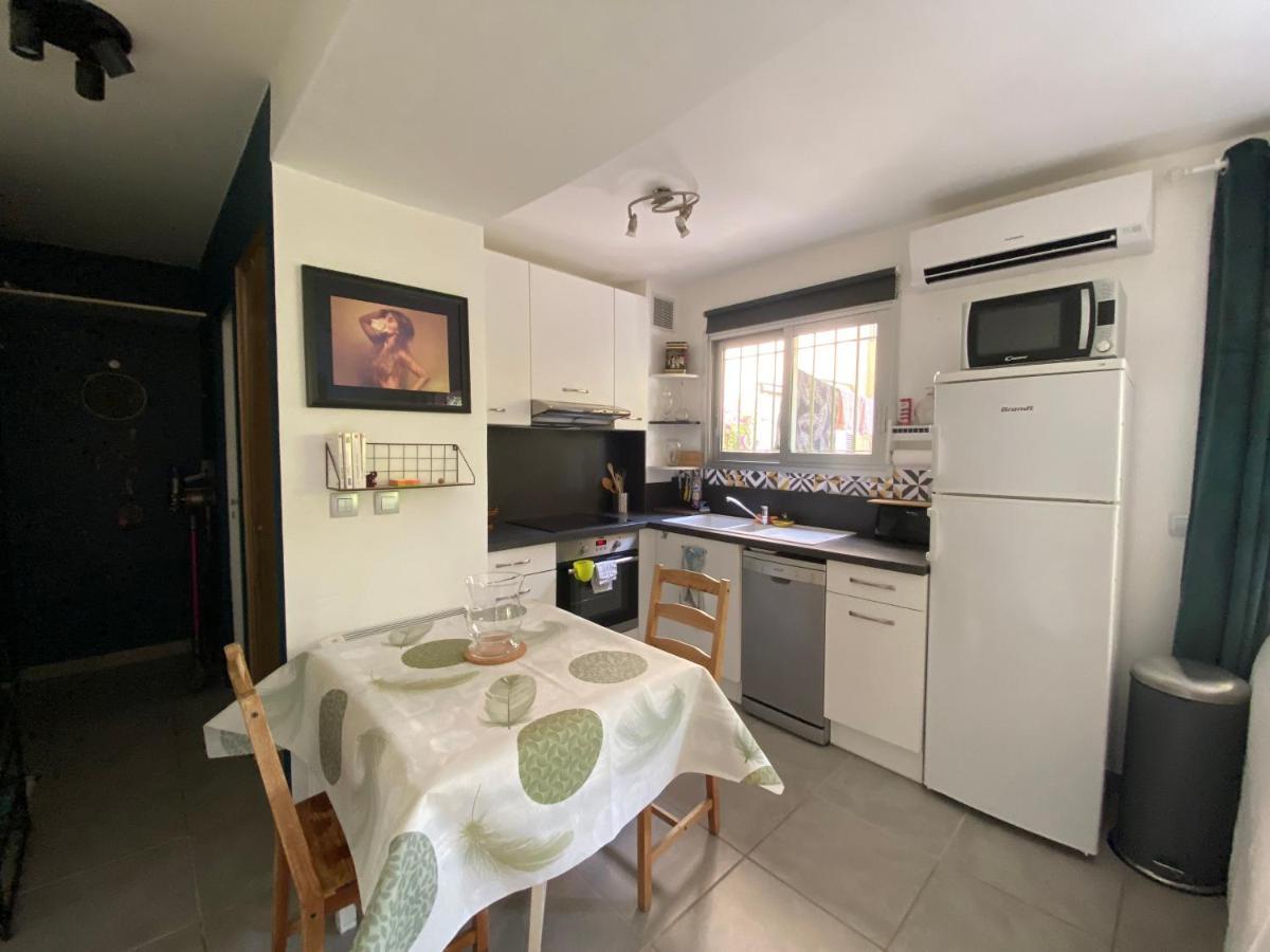 Studio Le Cap Taillât Le Lavandou Extérieur photo
